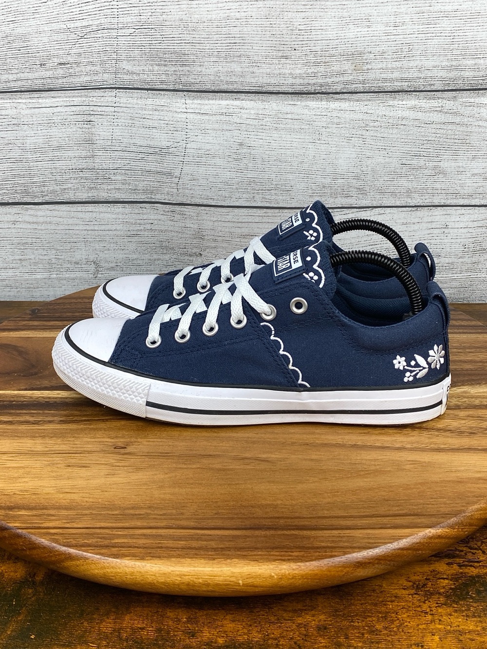 Converse Chuck Taylor All Star Madison OX Blue Floral Embroidery Women’s Size 9